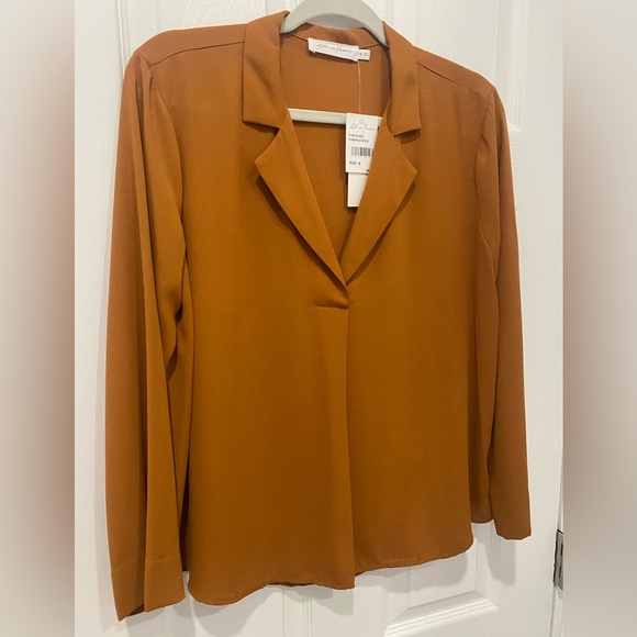 All in Favor Tops - NWT Elegant Rust color long sleeve blouse size Medium polyester